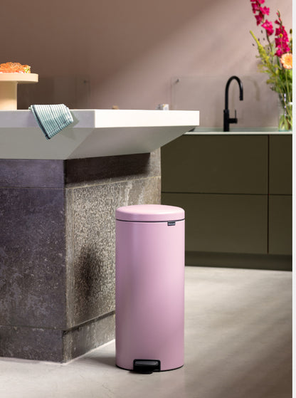 Κάδος Brabantia Treteimer Newicon 30 λίτρων σε χρώμα Λιλά Ροζ