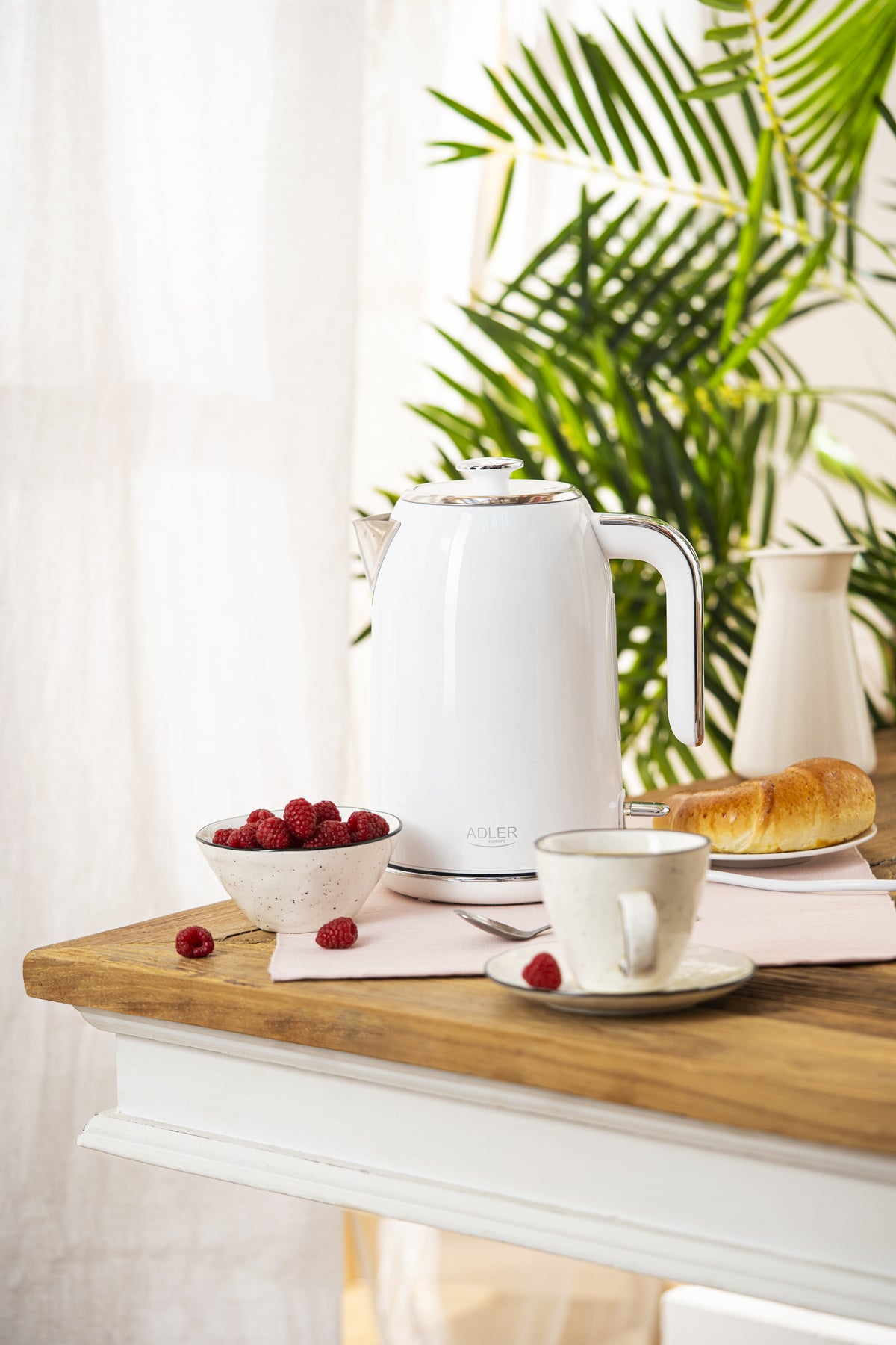 Electric kettle ADLER AD 1341