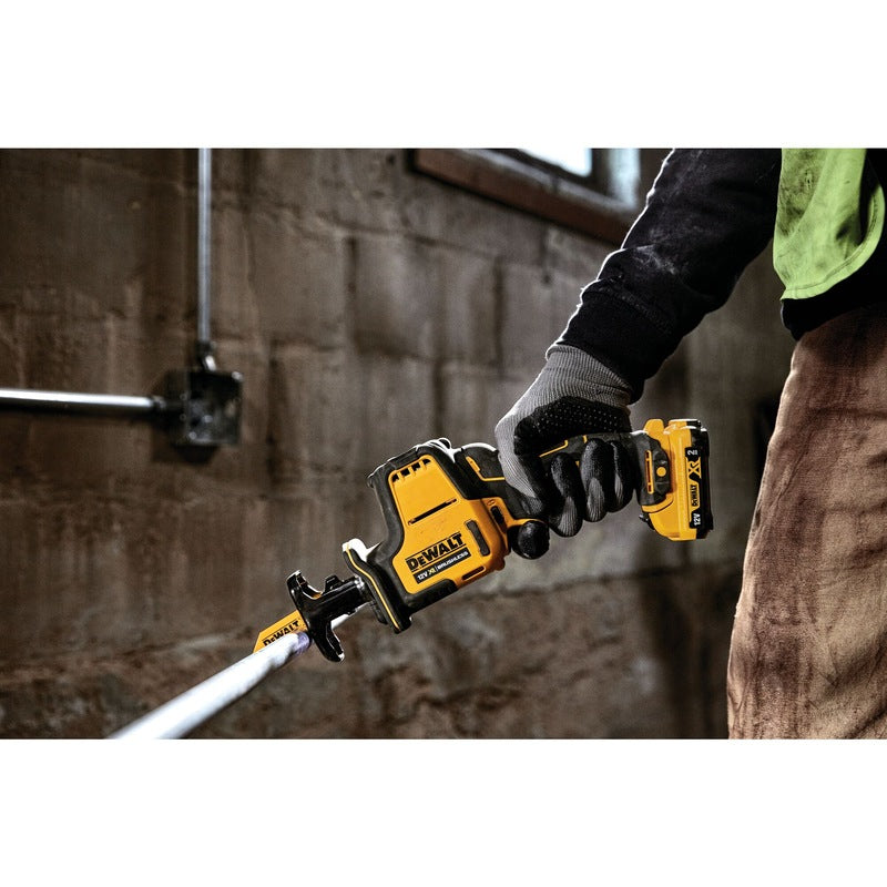 DeWalt DCS312D2-QW Cordless Saw